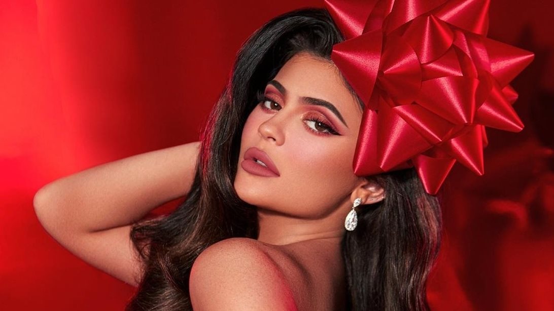 Kylie Jenner : 10 φορές που ήταν η βασίλισσα του γιορτινού μακιγιάζ
