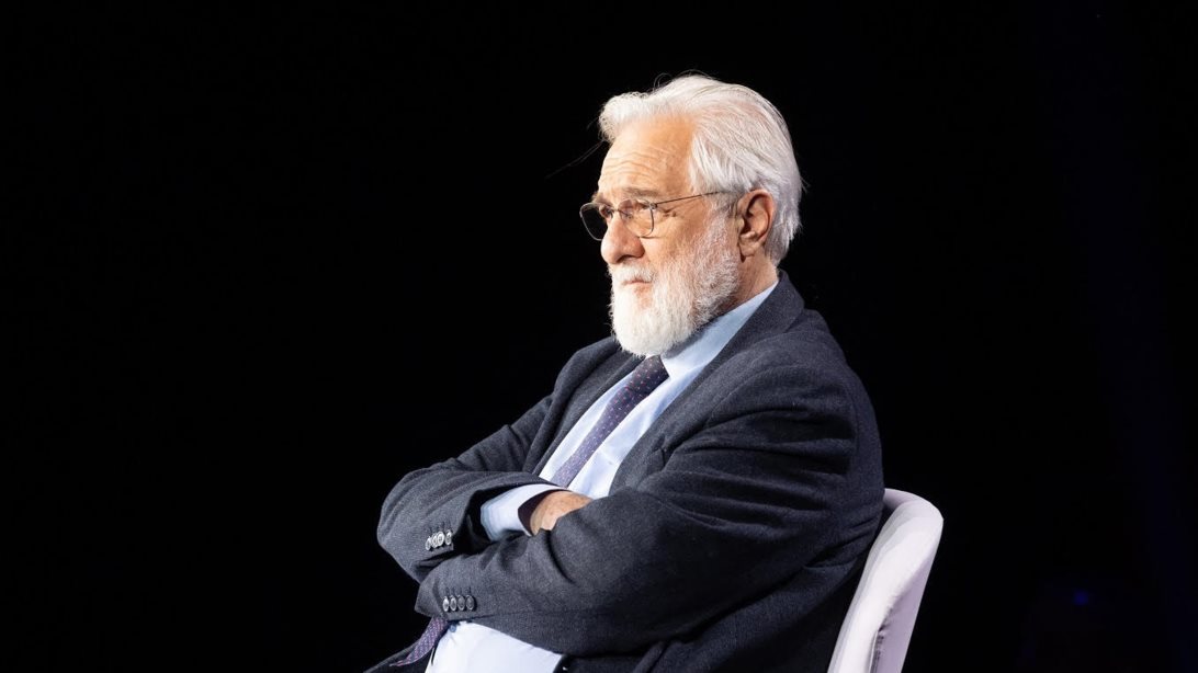 Γιάννης Σμαραγδής: &quot;Μάχομαι ενάντια στο θλιβερό κατεστημένο που ελέγχει τον ελληνικό κινηματογράφο&quot;