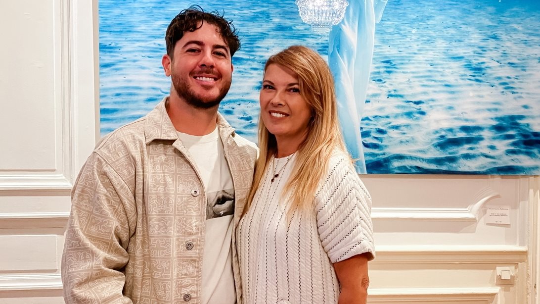 Το βίντεο του Μιχαήλ Βαρθακούρη με τον πατέρα του Γιάννη Πάριο στο σπίτι τους στο νησί