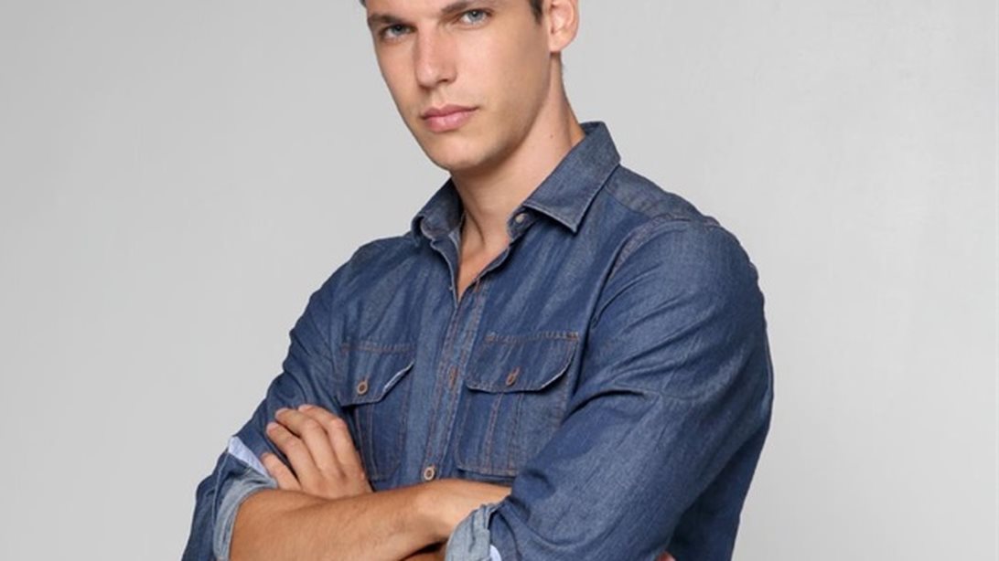 Βασίλης Μίχας: Μόνο στο Yupiii: Ο πρωταγωνιστής της «Επιστροφής» δέχθηκε επίθεση με μαχαίρι στο κέντρο της Αθήνας!