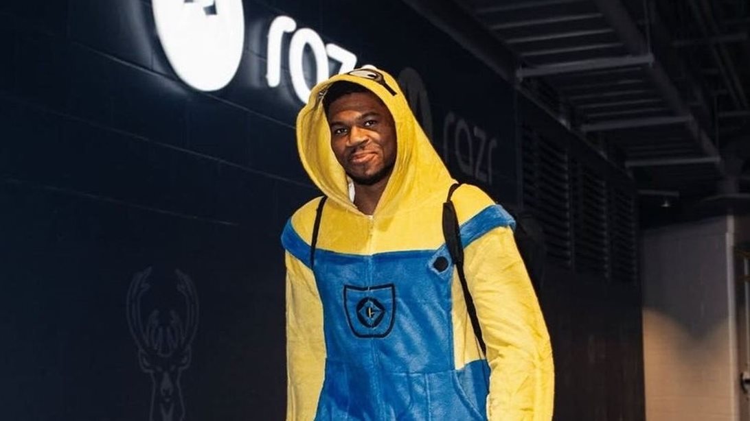 Halloween | Η επική μεταμφίεση του Γιάννη Αντετοκούνμπο σε minion