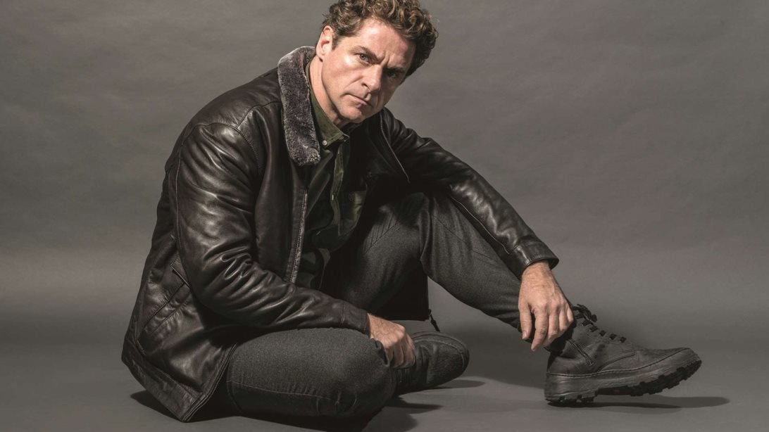 Ο Δημήτρης Λάλος επέλεξε τα διαχρονικά κομμάτια για κάθε χειμώνα