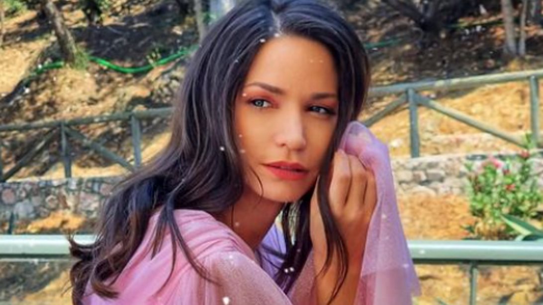 Η Κατερίνα Γερονικολού στην εξοχή, πιο όμορφη και ήρεμη από ποτέ