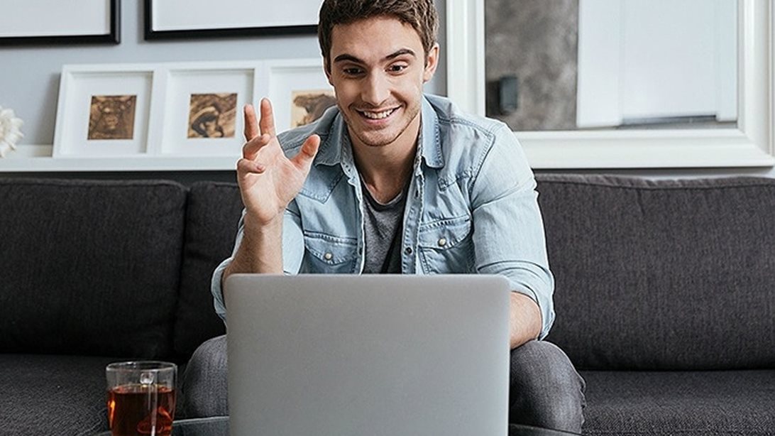 There Is A Camera But Don't You Worry: Μπορούν να σε παρακολουθούν από την κάμερα του laptop ή του κινητού σου;