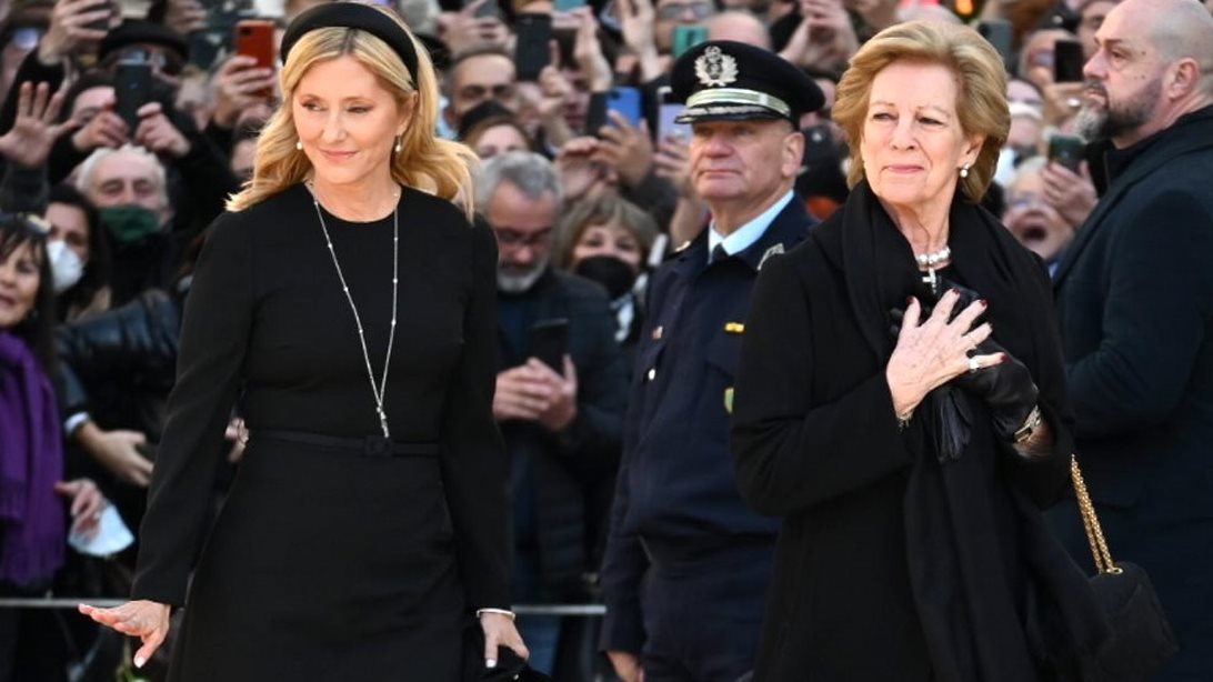 Μαρί Σαντάλ, Τατιάνα Μπλάτνικ, Nina Flohr, Μαρία Ολυμπία | Οι εμφανίσεις τους στην κηδεία του τέως βασιλιά Κωνσταντίνου