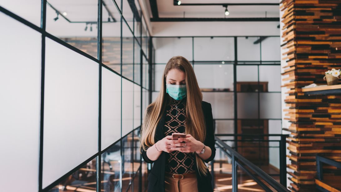 Τι προβλέπουν οι ειδικοί για την πανδημία το φθινόπωρο και τον χειμώνα - Το σενάριο νέου κύματος