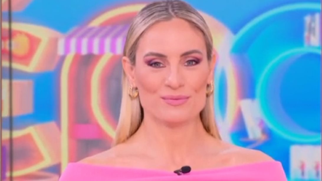 Ελεονώρα Μελέτη: "Ψηφίζω Τούνη σε σχέση με άλλες που λένε ότι η μύτη μεταλλάχθηκε επειδή έπιναν πολύ νερό"