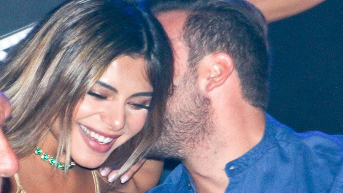 Ελευθερία Ελευθερίου: Τρυφερά τετ-α-τετ με νέο συνοδό: Φωτογραφίες