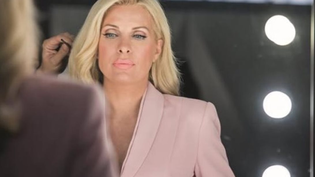 Η Ελένη Μενεγάκη Στη Μάχη Της Τηλεθέασης
 
: «Καλύτερα να κάνεις μέτρια νούμερα, παρά να γίνεσαι νούμερο εσύ»