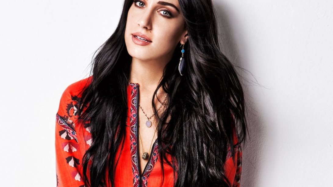 Μαλού: Ακούστε το νέο της hit με την υπογραφή του Γιώργου Σαμπάνη!