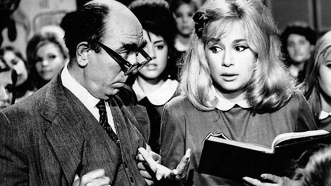 Χτυποκάρδια Στο Θρανίο: 56 χρόνια μετά την ταινία της Αλίκης, το έργο του Αλέκου Σακελλάριου επιστρέφει στο θέατρο!