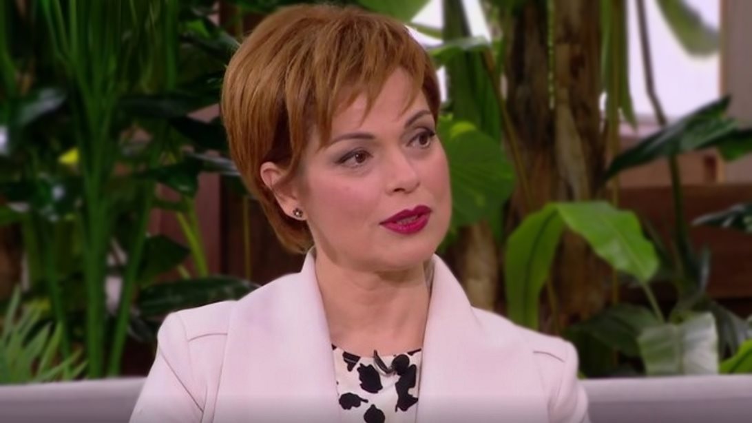 Η Δάφνη Λαμπρόγιαννη εξομολογείται στην &quot;Ελένη&quot;: &quot;Είναι δύσκολο. Είναι λίγο δυσλειτουργικό από ένα σημείο και μετά&quot;