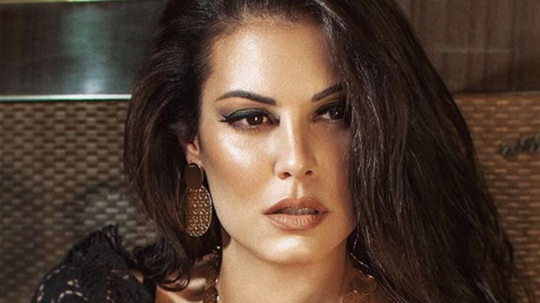 Μαρία Κορινθίου: Δείτε την ντυμένη Αγιοβασιλίτσα!