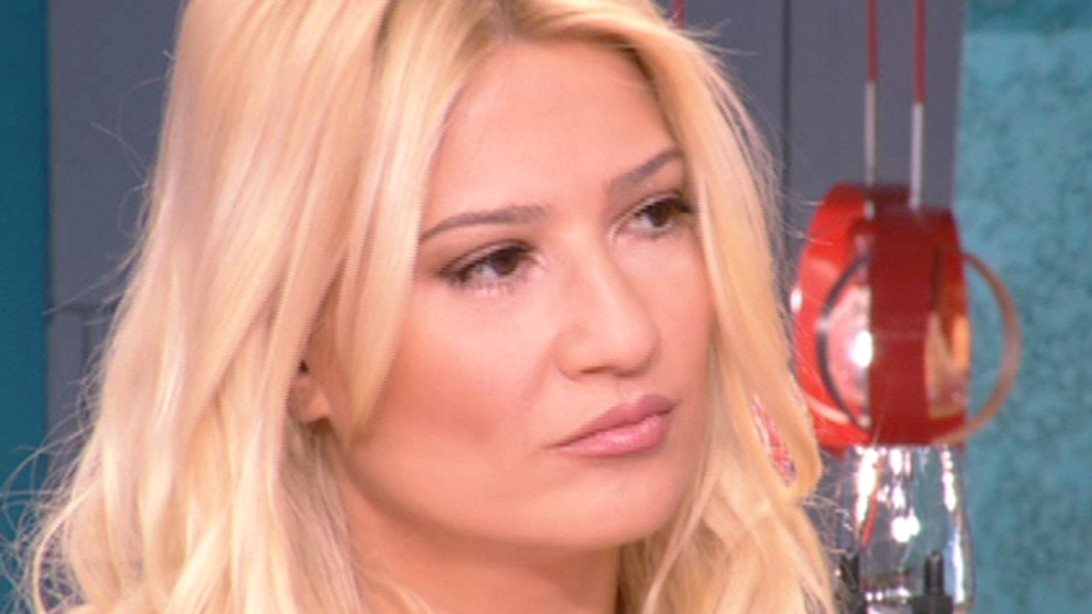 Φαίη Σκορδά
 
: Η επιστροφή στην Αθήνα με τον γιο της &amp; η αναφορά στον Γιώργο Λιάγκα