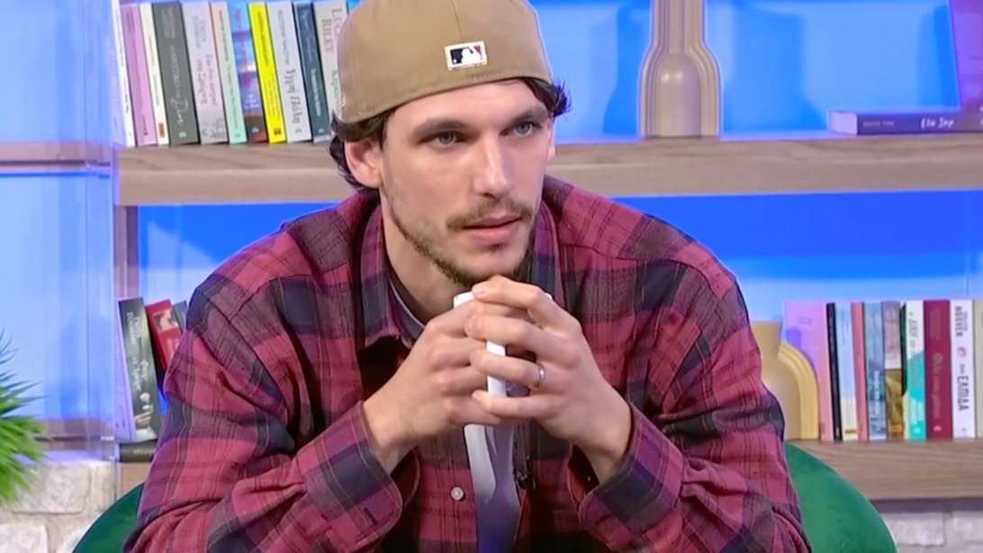 Βασίλης Μίχας: "Είναι υποκειμενικό, αλλά στα μάτια μου θεωρώ ότι υπήρχαν δυσκολίες στον τρόπο που μεγάλωσα"