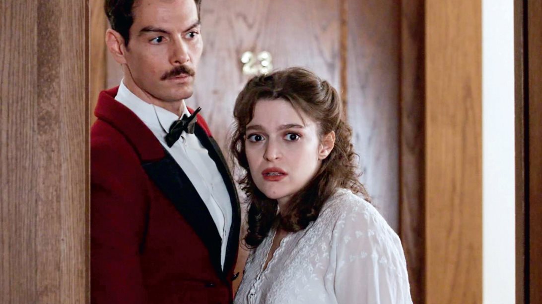 Μόνο στο Yupiii! Νύχτα πάθους για Πέτρο &amp; Αλίκη στο &quot;Grand Hotel&quot;