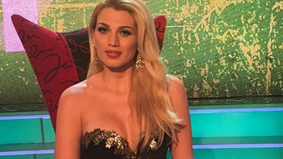 Η Κωνσταντίνα Σπυροπούλου Στο «ΟΛΑ»: Η σέξι εμφάνιση &amp; οι αποκαλύψεις: Ο Λιάγκας, η αγωγή &amp; η Μενεγάκη