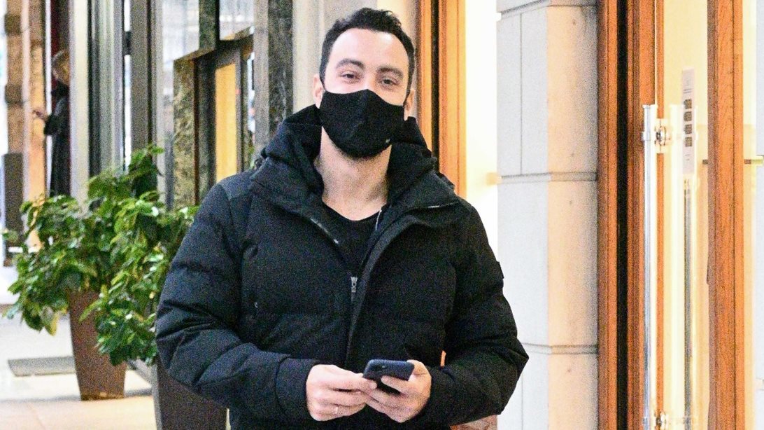 Ο Σάκης Τανιμανίδης σε χαλαρές στιγμές λίγο πριν την πρεμιέρα της "Φάρμας"