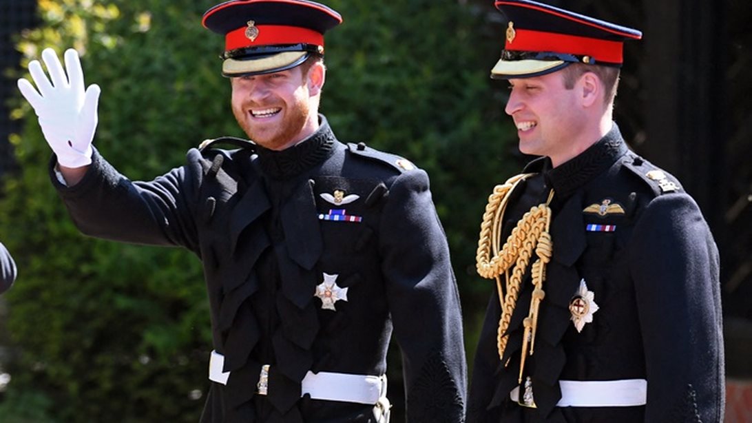 Ο πρίγκιπας Harry και ο πρίγκιπας William συναντιούνται ξανά μετά από ένα χρόνο στην κηδεία του παππού τους