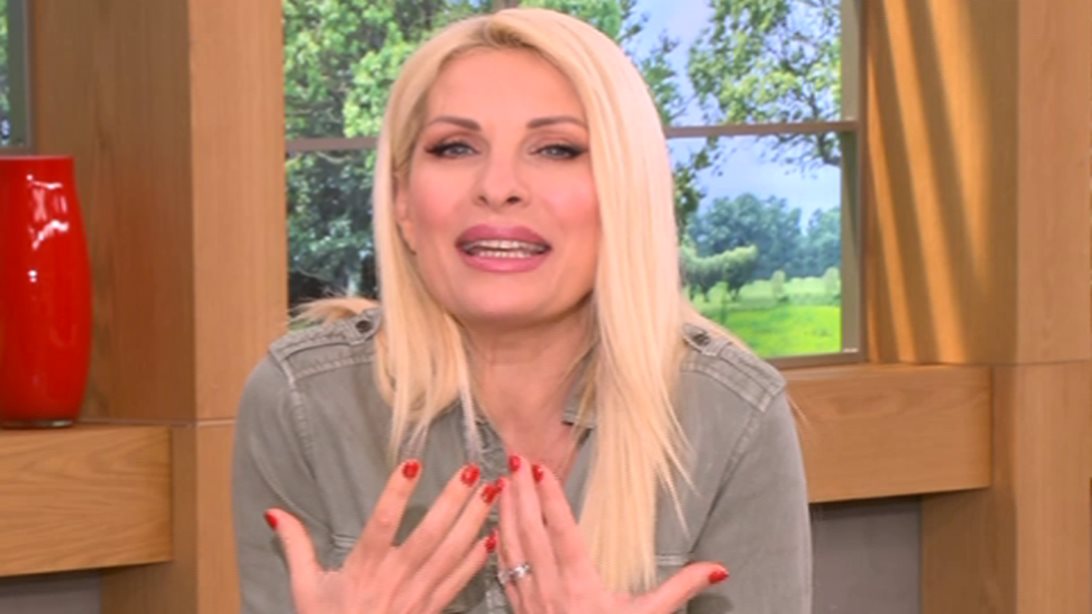 Ελένη Μενεγάκη: Έτοιμη για τις διαφορετικές καλοκαιρινές διακοπές!