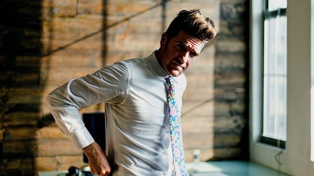 Τι έχει να δώσει η floral γραβάτα στο μουντό φθινοπωρινό στυλ σου
: Δώσε μια ευκαιρία στο λαιμοδέτη με το διακριτικό floral print