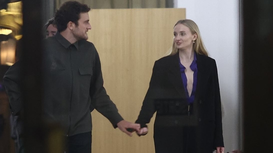 Sophie Turner &amp; Peregrine Pearson | Νέα ρομαντική έξοδος στο Παρίσι