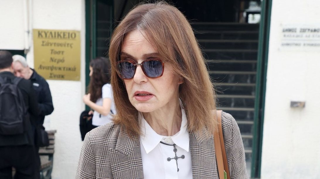 Συγκλονισμένη η Κάτια Δανδουλάκη στην κηδεία της Άννας Παναγιωτοπούλου: &quot;Η απόλυτη θλίψη&quot;