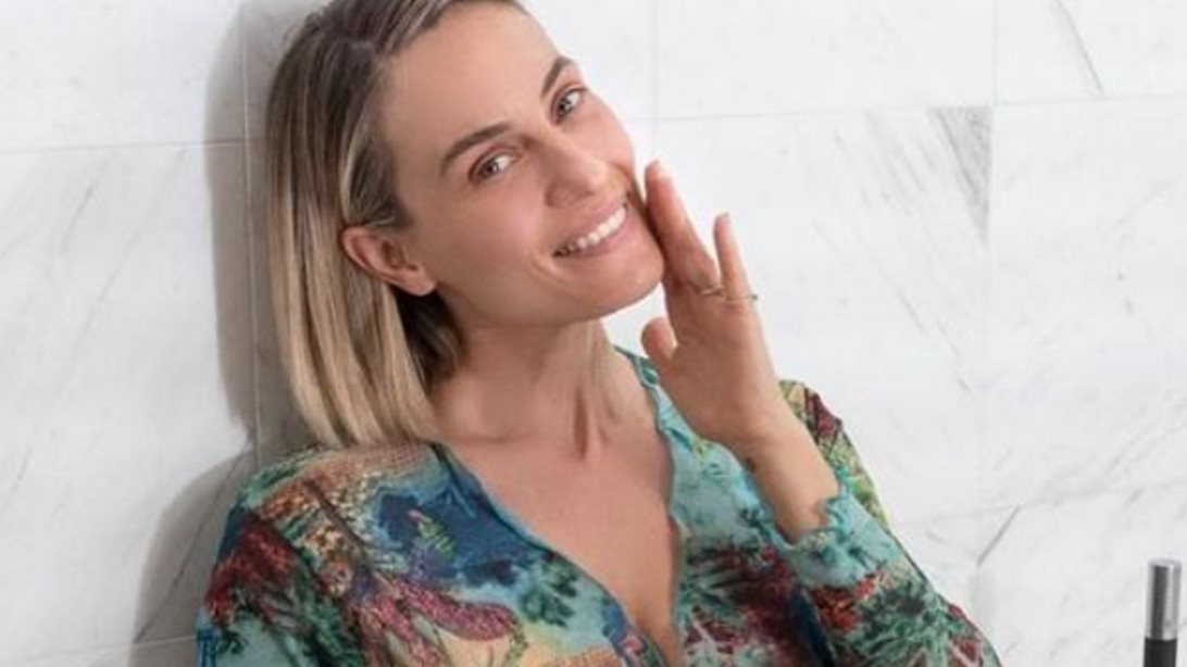 Ελεονώρα Μελέτη | Η απάντηση σε νεαρή follower που τη χαρακτήρισε &quot;53χρονη σε εμμηνόπαυση&quot;