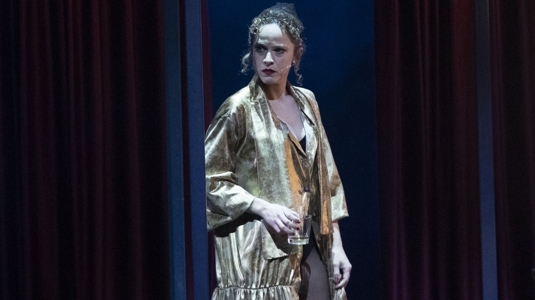 Η Έλλη Τρίγγου μιλά για τη σύγκριση με την Τζένη Καρέζη