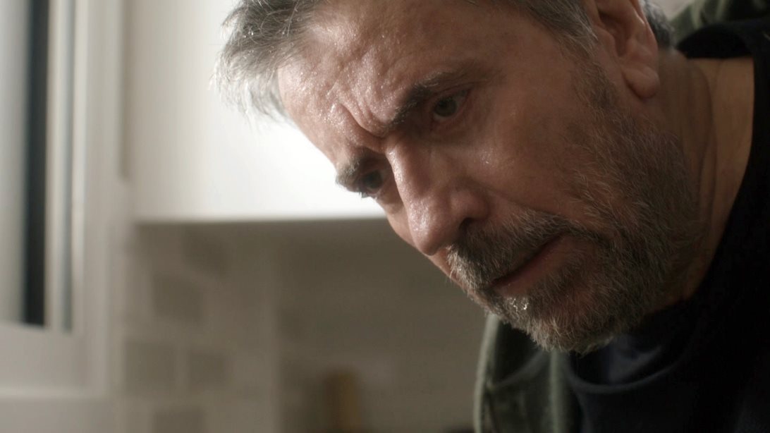 Κάνε ότι κοιμάσαι | Ο Νικόλας αποφασίζει να τιμωρήσει τον Μάνο