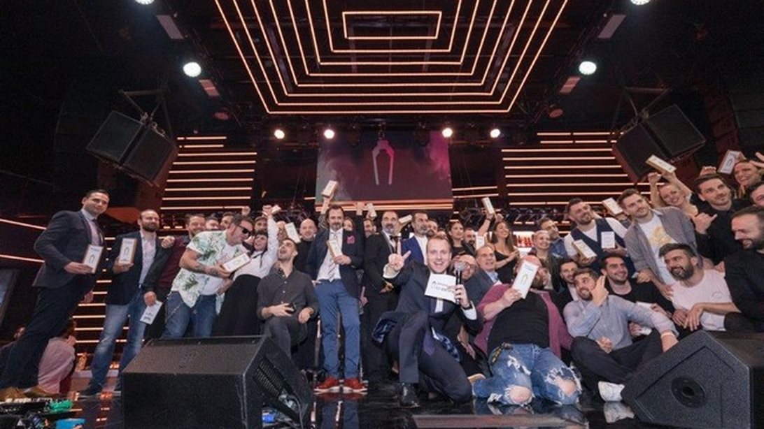 Αθηνόραμα Bar Awards 2019: To «Grooove Cocktail Bar» στον Βόλο είναι 
το καλύτερο μπαρ στην Ελλάδα