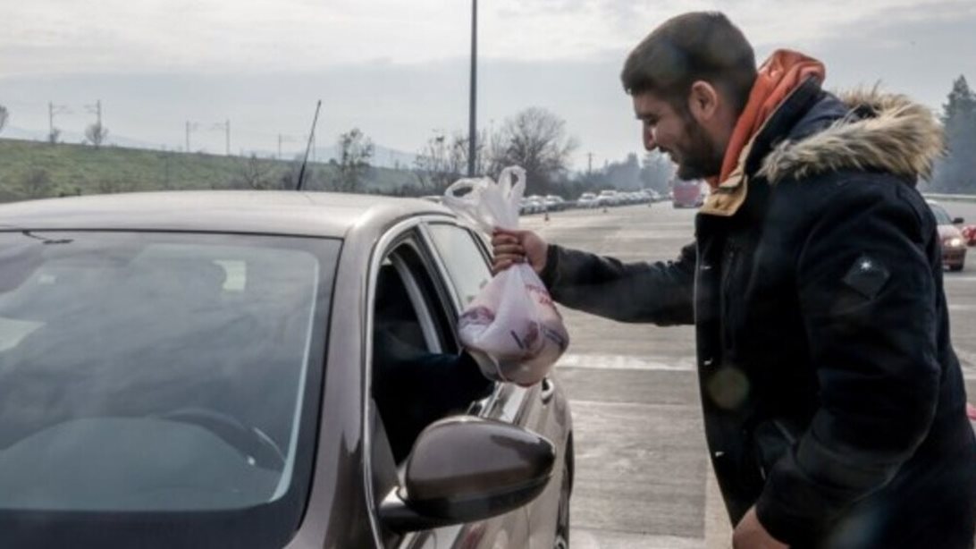 Αμετακίνητοι οι αγρότες στα μπλόκα: Κλείνουν τη Δευτέρα τις σήραγγες των Τεμπών για τα φορτηγά