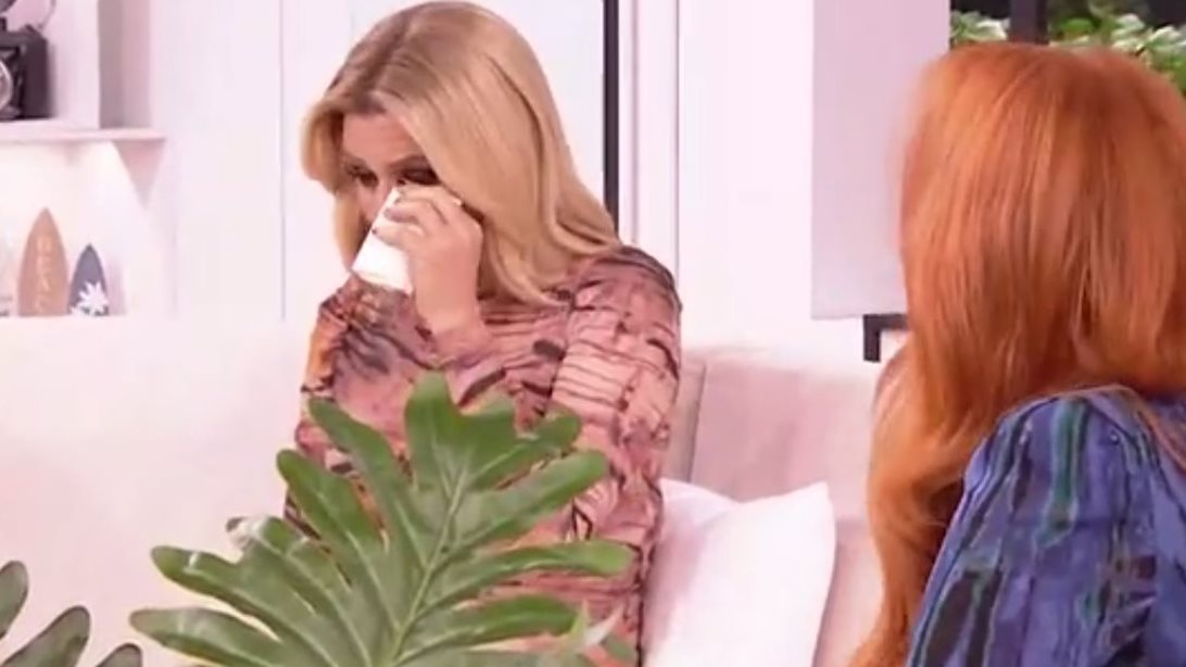 Η Κατερίνα Καραβάτου με δάκρυα στα μάτια: "Είναι περίεργο να τα βλέπω όλα αυτά"