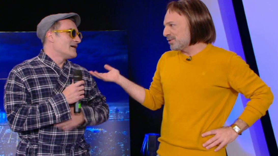 Παύλος Σταματόπουλος: Το 'πε και το 'κανε! Έχασε το στοίχημα και βγήκε με τα εσώρουχα στον Μουτσινά