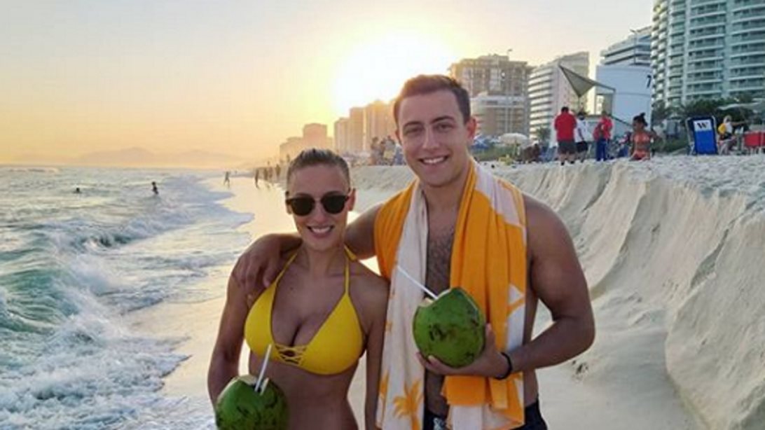 Άννα Κορακάκη: Θα πάθετε πλάκα με τους κοιλιακούς της! Δείτε τη με μαγιό στη Βραζιλία