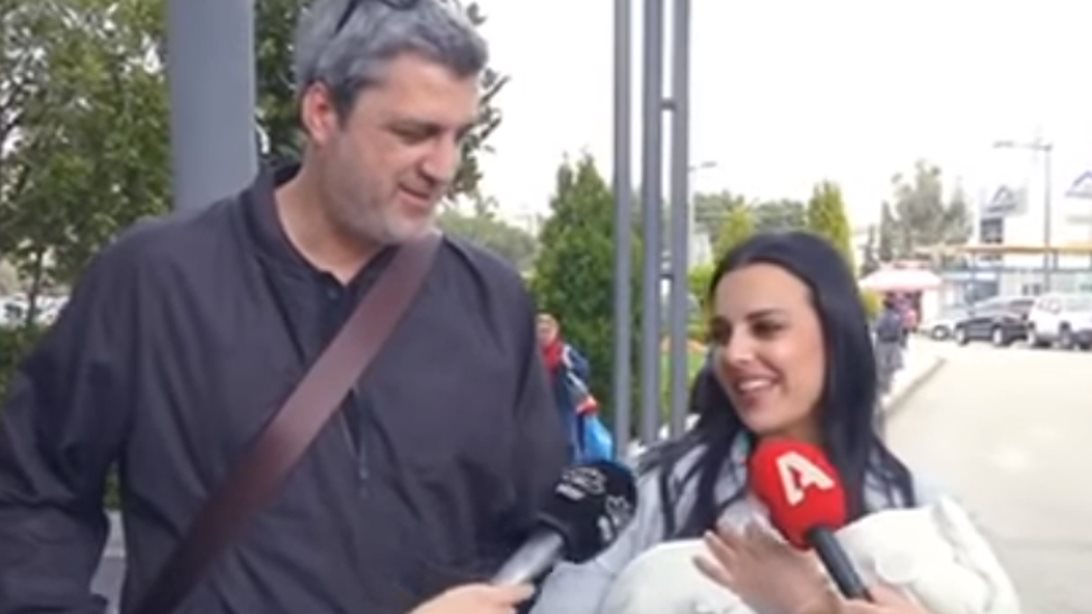 Όλγα Λαφαζάνη : Βγήκε από το μαιευτήριο! Οι πρώτες δηλώσεις στο πλευρό του συζύγου της