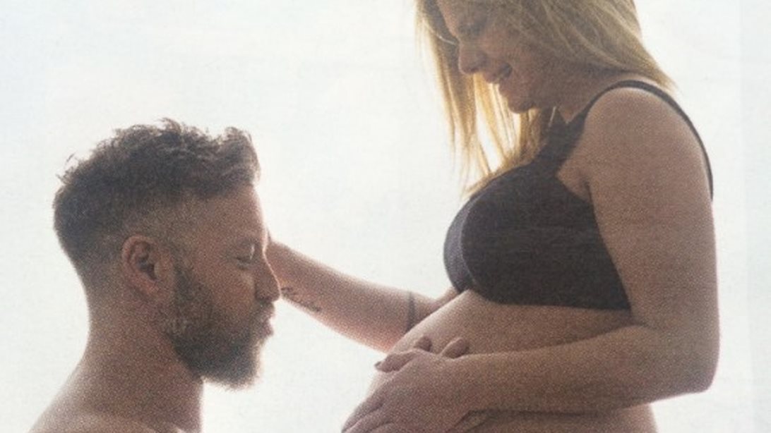 Γιάννης Βαρδής - Νατάσα Σκαφιδά: Φωτογραφίζονται στο σπίτι τους λίγο πριν γίνουν γονείς!