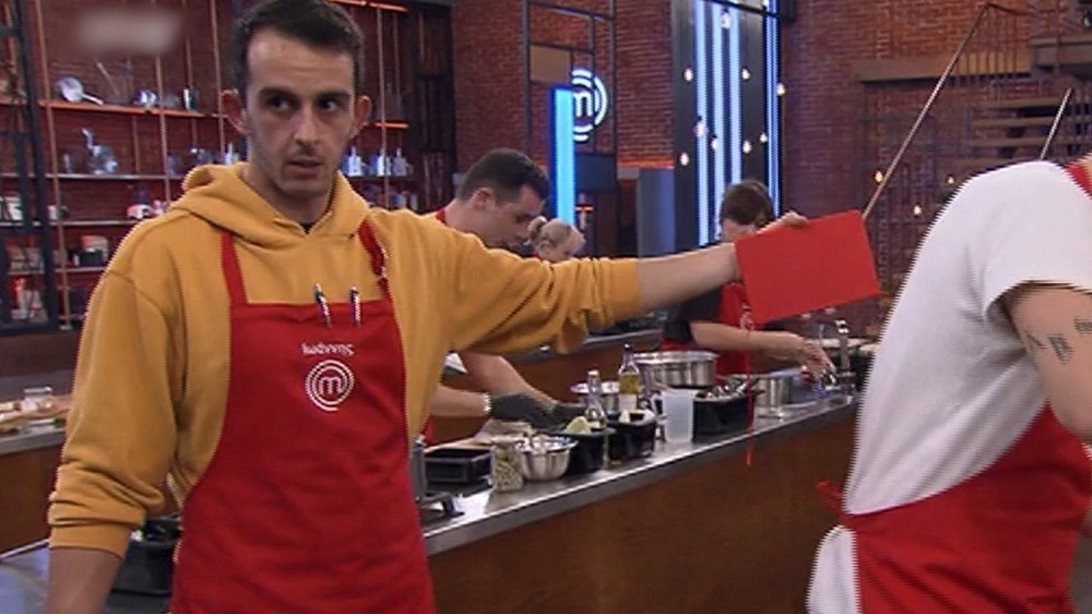 MasterChef | Ο Ιωάννης τα &quot;έχωσε&quot; μέχρι και στη δημοσιογράφο