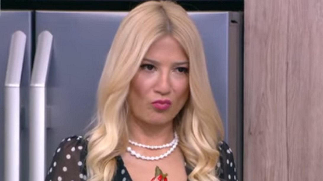 Video Of The Day: Το επικό «ατύχημα» της Φαίης Σκορδά στην κουζίνα του «Πρωινού»