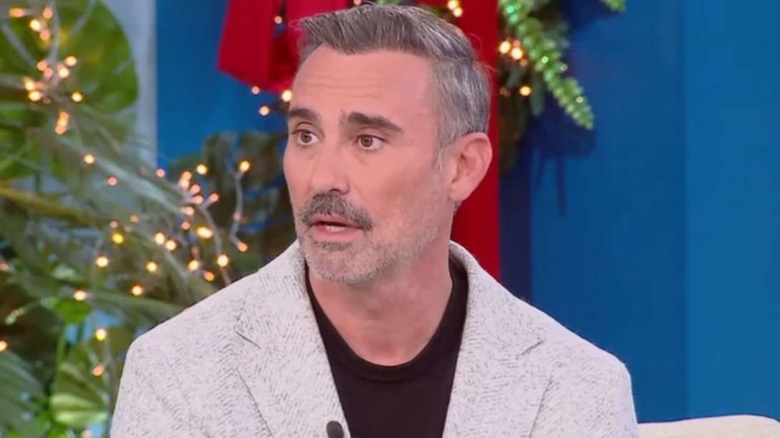 Γιώργος Καπουτζίδης: "Όλοι οι άλλοι θα μαζευτούν σε ένα σπίτι να δουν το reunion, εγώ θα είμαι λίγο χώρια"