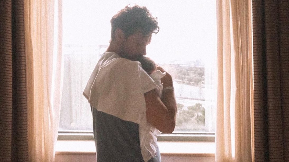 Ο Ορφέας Αυγουστίδης ποζάρει για πρώτη φορά με τον γιο του και στέλνει το πιο τρυφερό μήνυμα