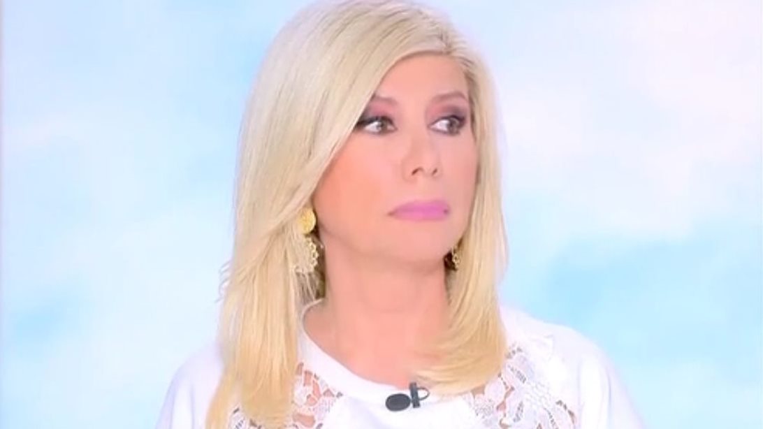 Ζήνα Κουτσελίνη: "Συγγνώμη αν καμιά φορά τα παίρνω στο κρανίο αλλά ακούω, ακούω, ακούω..."