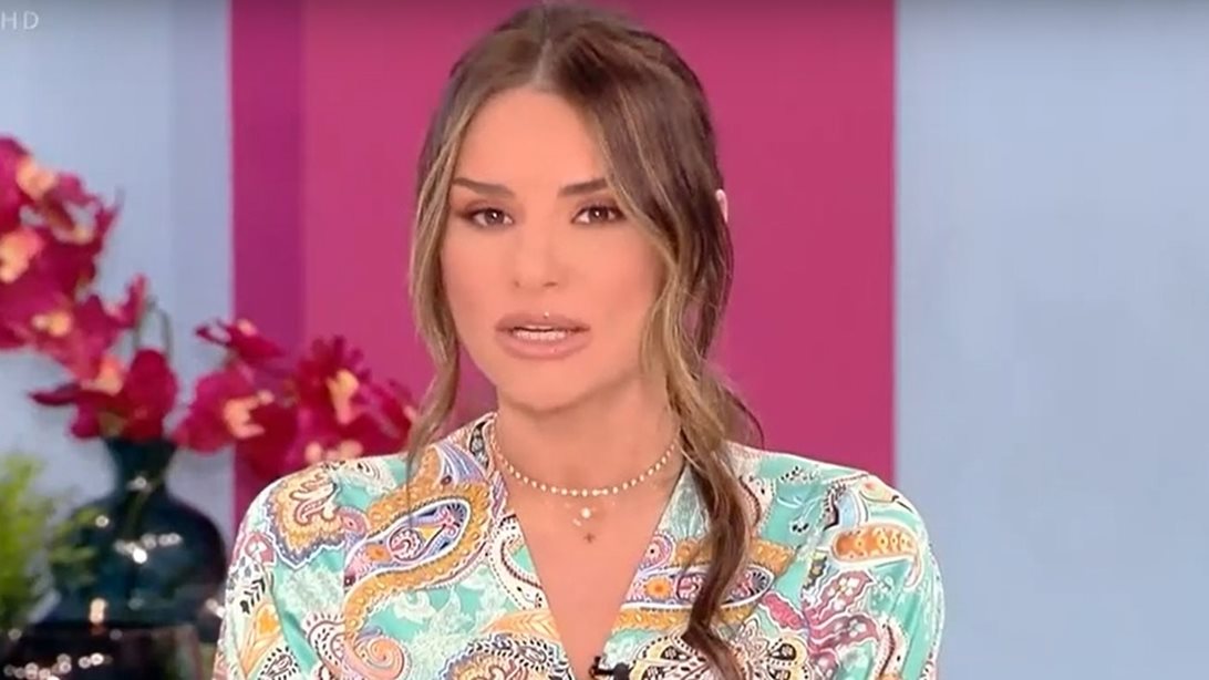 Ελένη Τσολάκη: &quot;Στον δικό μου γάμο σκεφτόμουν ότι δε θα τα ανεβάσει κανείς αυτά και την άλλη μέρα τον είδα σε όλα τα site&quot;