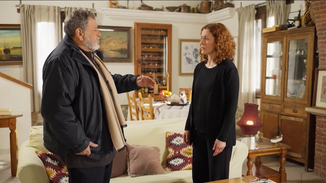 Η Γη της ελιάς | Οι απαγωγείς στέλνουν στους Βρεττάκους βίντεο με τον Μάνο αιμόφυρτο και μελανιασμένο