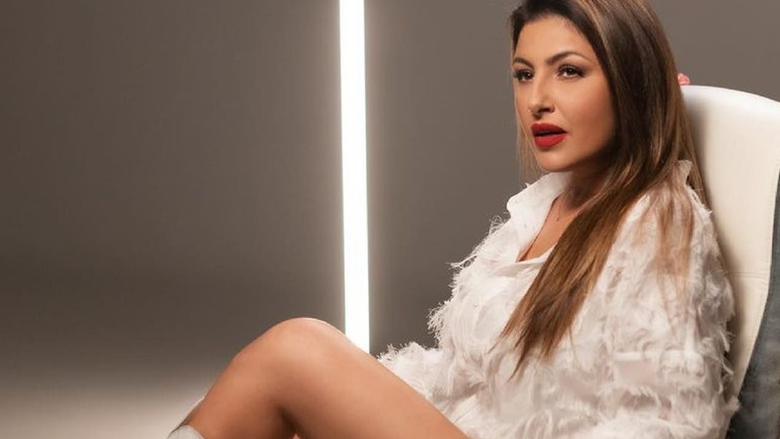 H Παπαρίζου ξεκαθαρίζει: "Δεν αναγκάζω κανέναν ούτε να με κοιτάζει ούτε να με ακούει"