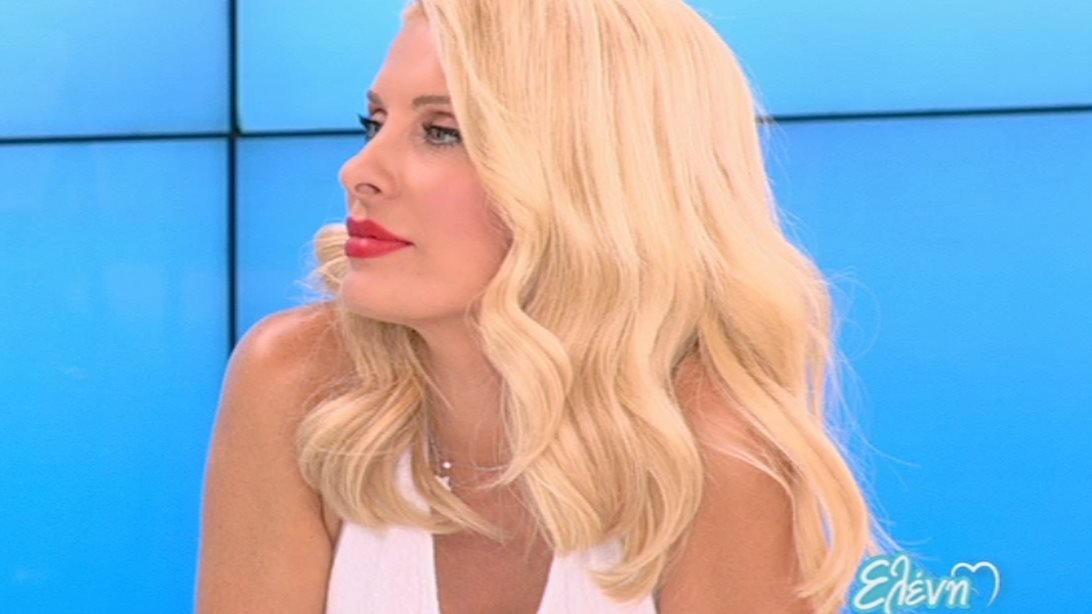 Ελένη Μενεγάκη: Η εντυπωσιακή εμφάνιση: Τι ήταν η ολόσωμη φόρμα που επέλεξε;