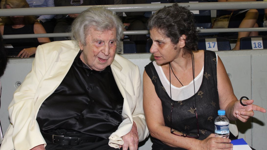 Μαργαρίτα Θεοδωράκη: Τι είπε για την απουσία της από την τελετή αποχαιρετισμού στον Μίκη, στη Μητρόπολη [Βίντεο]