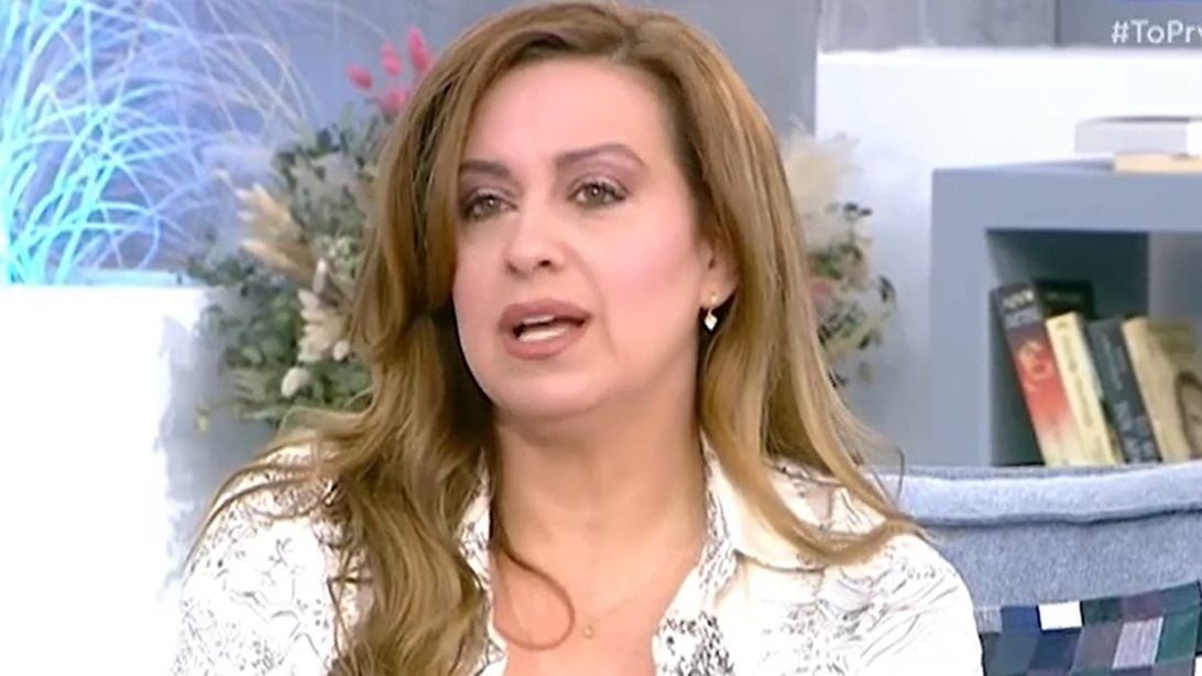 Με δάκρυα στα μάτια η Ευαγγελία Μουμούρη για τη δίκη Φιλιππίδη: "Δεν είναι εύκολο να βλέπεις τον φίλο σου με χειροπέδες"