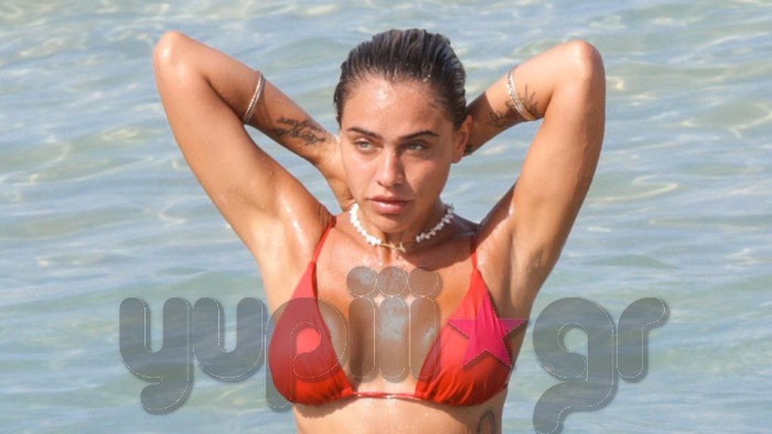 Κόνι Μεταξά: Μέσα στο «καυτό» της μπικίνι! Σε ποιο νησί των Κυκλάδων έκανε διακοπές;