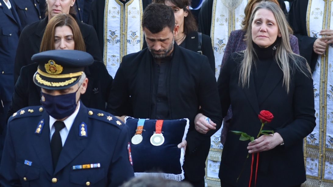 Ο Μιχάλης Μουρούτσος για το τελευταίο "αντίο" στον Αλέξανδρο Νικολαΐδη: "Έτρεμαν τα πόδια μου και είχαν κοπεί τα χέρια μου"